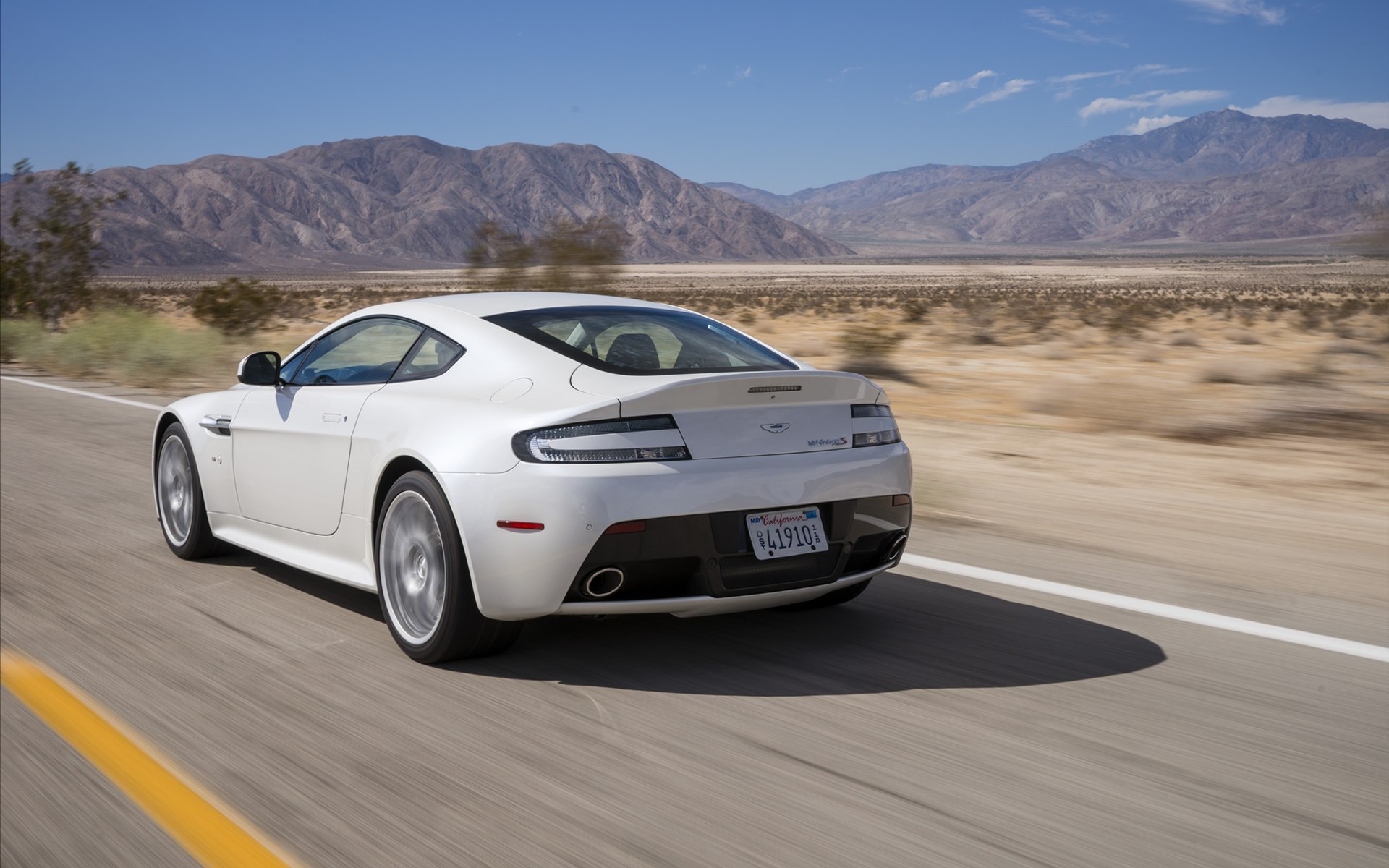 Aston Martin V12 Vantage S 2014